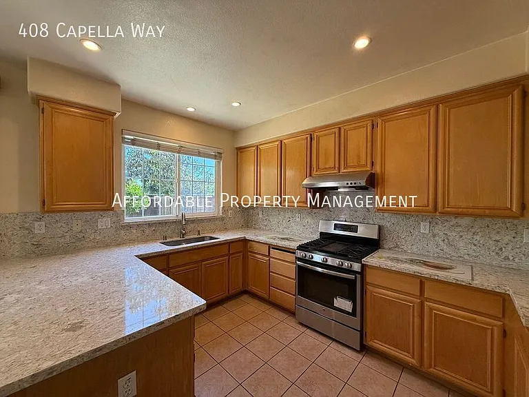 408 Capella Way — Photo 11