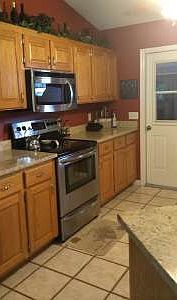 4th image of 158 SW Robinson Ct