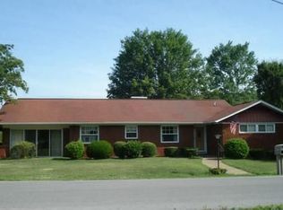 303 Ashley Ave, Pigeon Forge, TN 37863