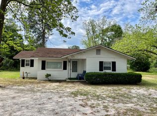 704 Rosedale Ave, Claxton, GA 30417