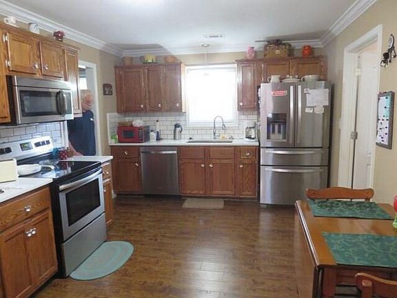 5th image of 7 Wildwood Ln