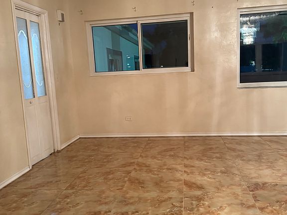 5th image of 940 NE 147th St #1