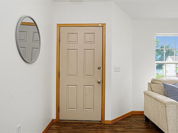 3rd image of 2404 Walden Ln