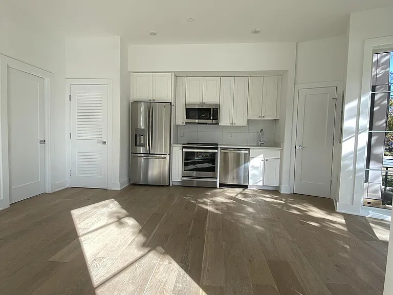 5301 Connecticut Ave NW #202 — Photo 3