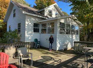912 S Harbor Dr, Grand Haven, MI 49417