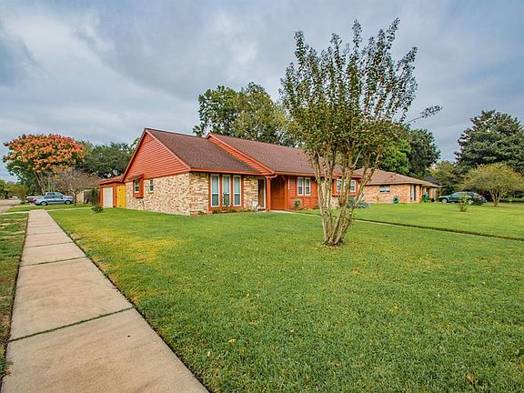 3rd image of 5207 Apple Springs Dr