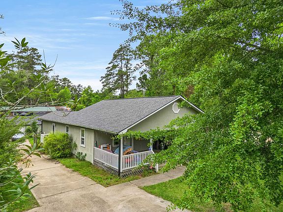 3rd image of 1263 Park Hill Dr.