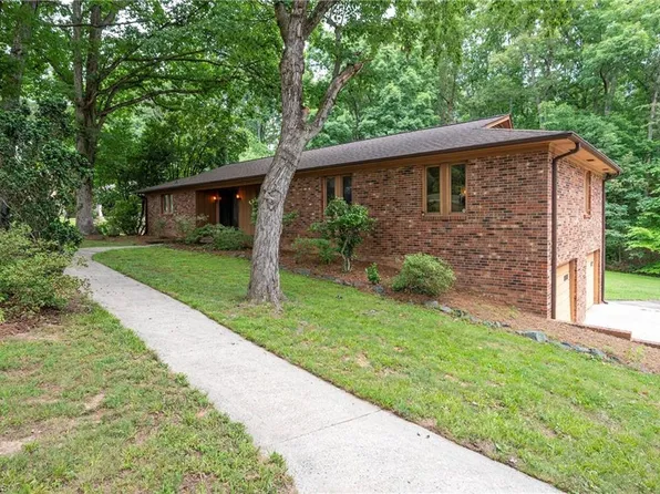 160 Sunny Acres Dr, Lewisville, NC 27023