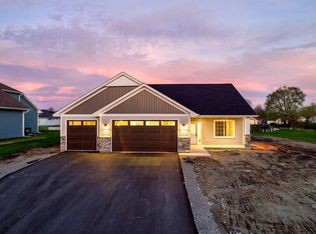 930 E 10th St, Litchfield, MN 55355