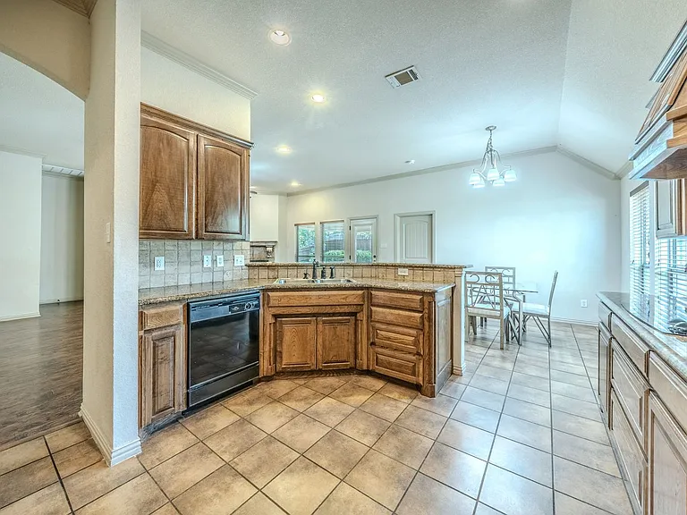 109 Chateau Dr — Photo 11