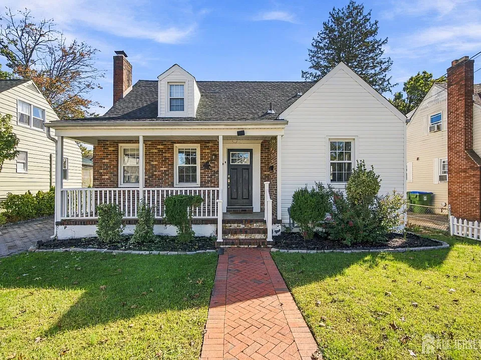 74 Elmwood Ave