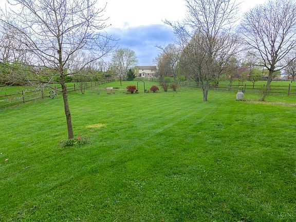 3rd image of 6233 Hillsdale Ln