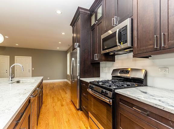 2nd image of 3459 W Belmont Ave #3F