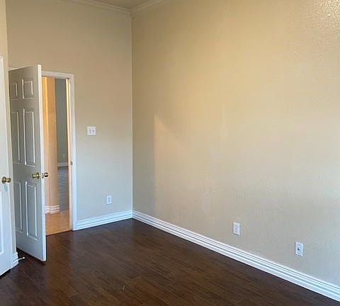 3rd image of 937 Mesa Vista Dr