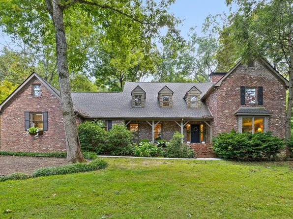 403 Dunsinane Rd, Signal Mountain, TN 37377