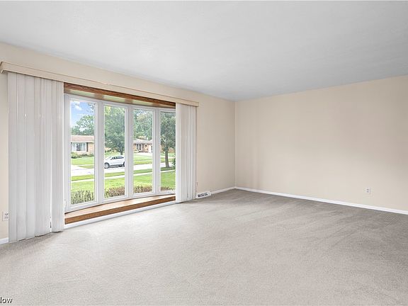 4th image of 5656 Beacon Hill Dr