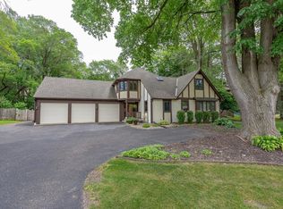 1261 Long Lake Rd, New Brighton, MN 55112