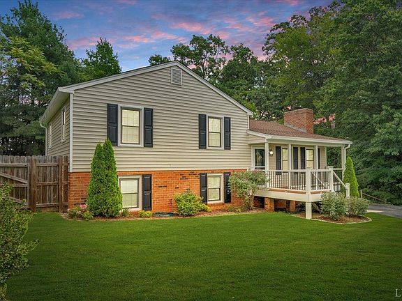 2nd image of 164 Bonneville Pl