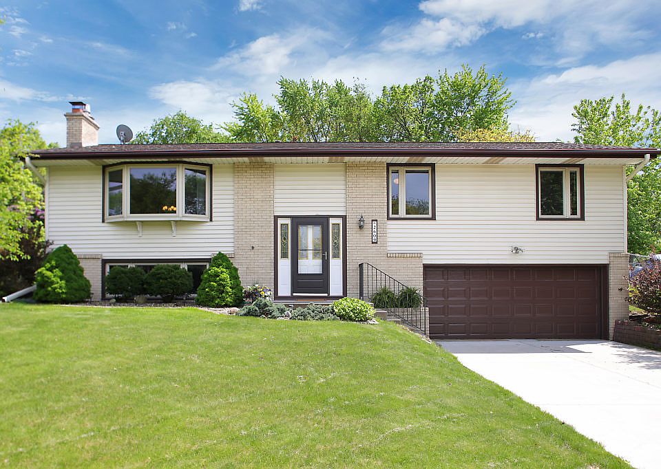 1st image of 2609 River Hills Dr