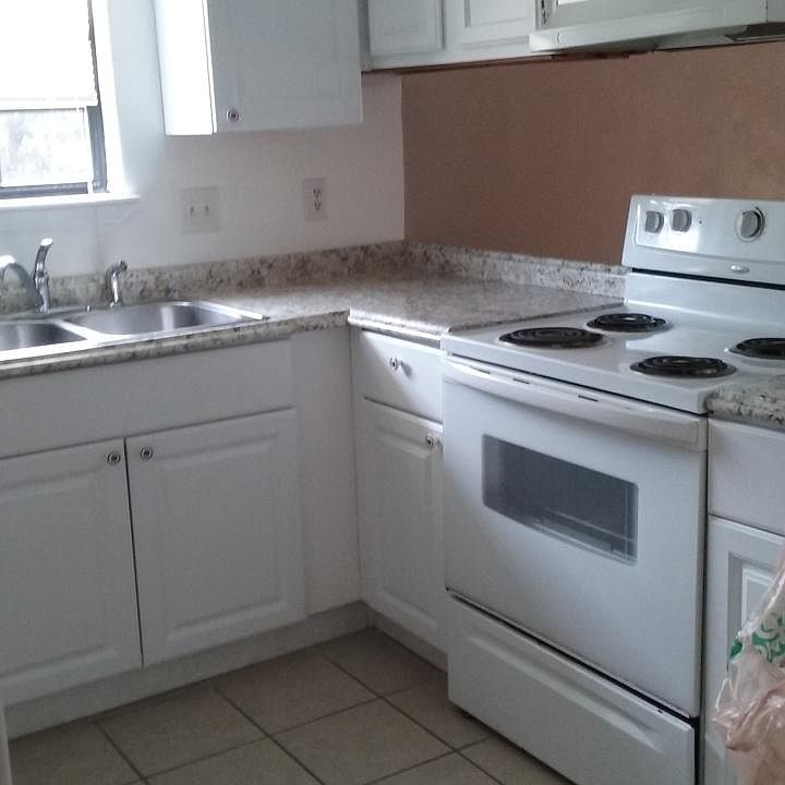 1st image of 8181 Stonebrook Dr