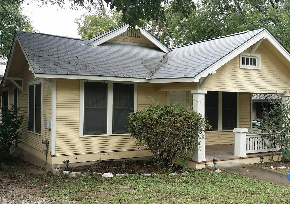 2818 Salado St