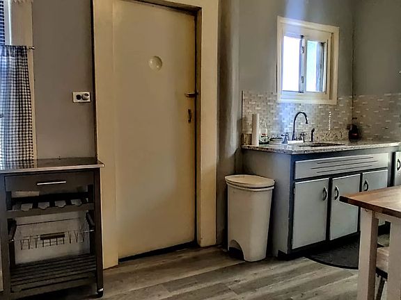 5th image of 3026 Kingsland Ave