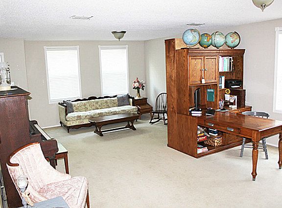 5th image of 1311 Summerdale Ln