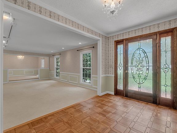 4th image of 2709 Victor Hugo Dr