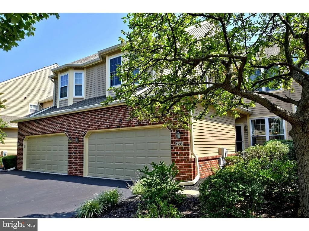 128 Pine Crest Ln photo 1