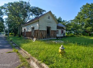 332 N Gill St, Laurinburg, NC 28352