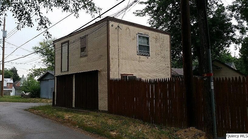 2nd image of 725 S 9th St