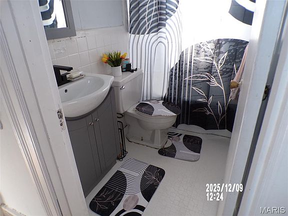4th image of 308 Henquin Dr
