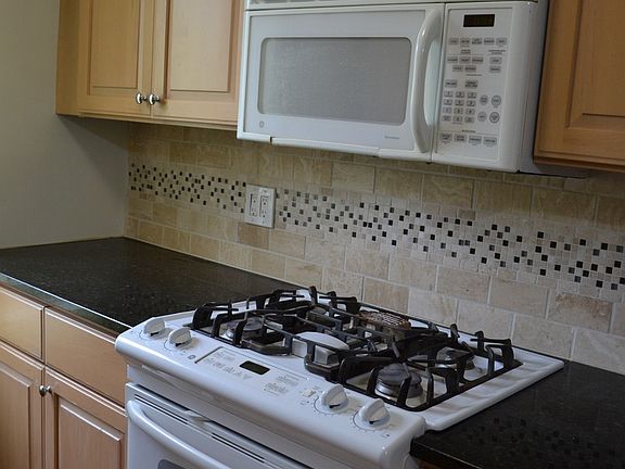 3rd image of 22626 Union Tpke APT 2B
