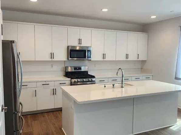 7044 Mallow Dr #4, Fontana, CA 92336