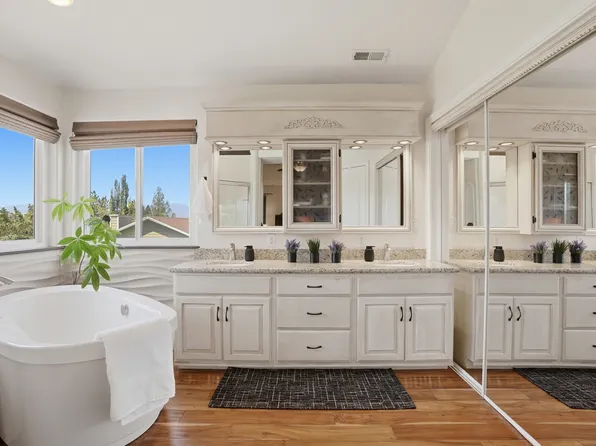 104 E Clear Creek Dr, Sandy, UT 84070