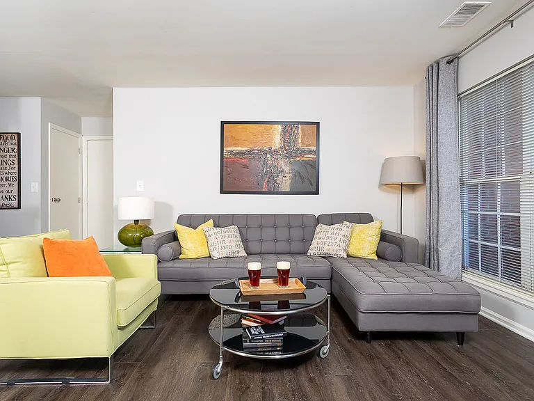 Lakeshore Apartments — Photo 23