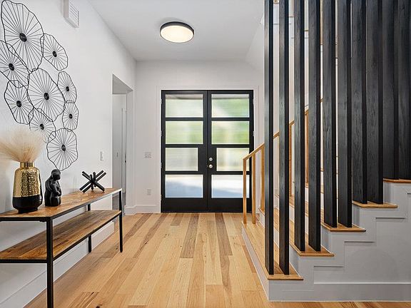 3rd image of 2603 Euclid Ave