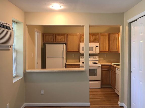 3rd image of 469 Glendale Dr APT 32
