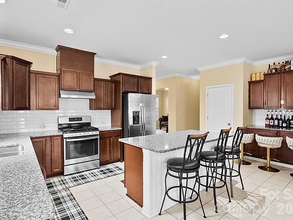 3rd image of 700 Wood Lily Dr
