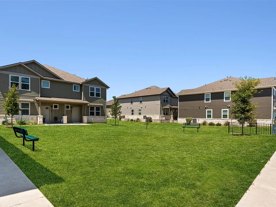 705 Horseshoe Dr #1702