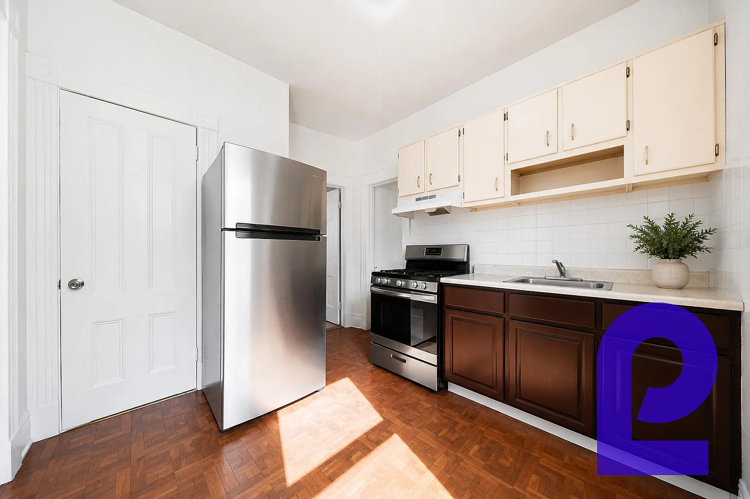 518 Wales Avenue — Photo 4