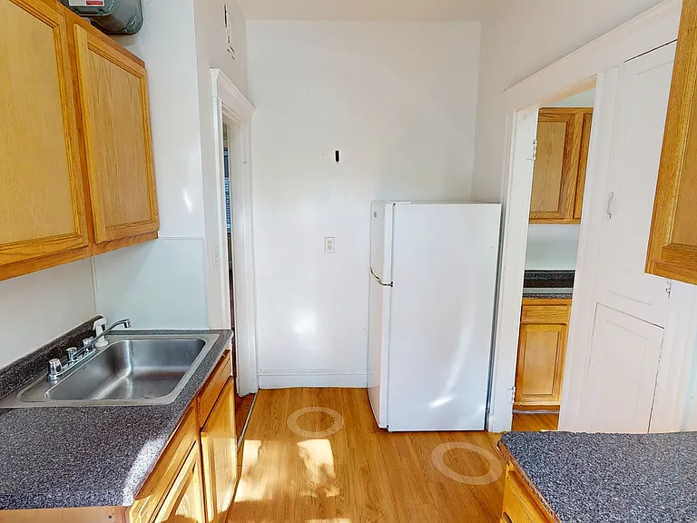 70 Chiswick Rd #12A — Photo 3