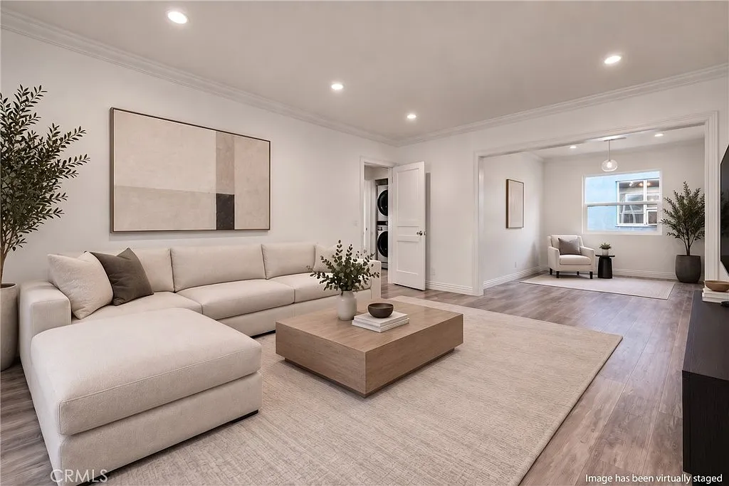 2 bed, 750 sqft, $3,295 — Photo 4