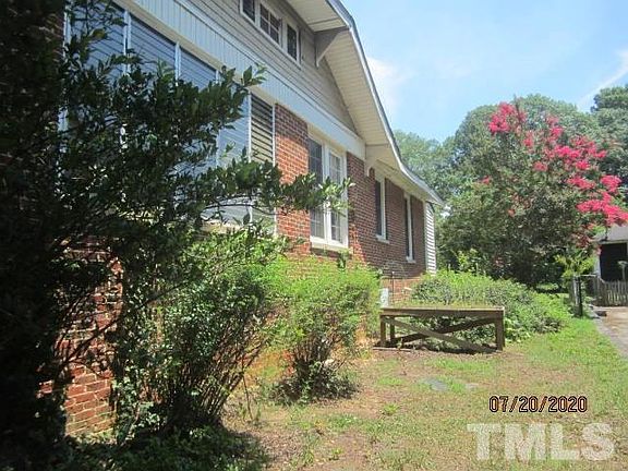 4th image of 222 Brehon St