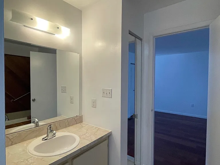 19 Clavendon Ct — Photo 11