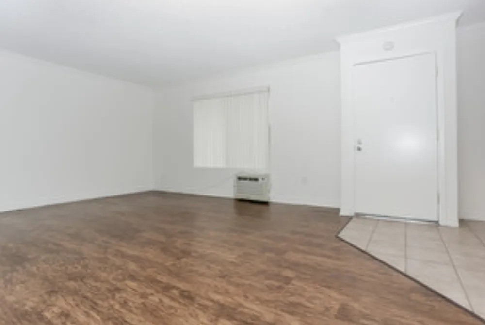 Pine Ridge Apartments — Photo 1