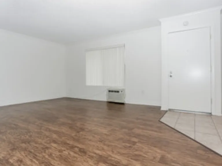 Pine Ridge Apartments — Photo 1