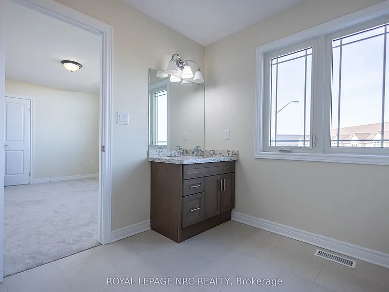 33 Cinnamon St — Photo 19