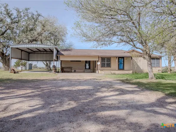 968 State Highway 95 N, Yoakum, TX 77995