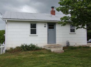 121 Greenview Dr, Staunton, VA 24401